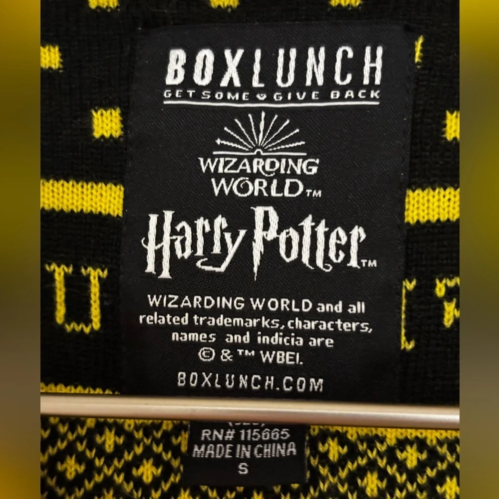 Harry Potter Hufflepuff Christmas Sweater from BoxLunch, Adult Size Small